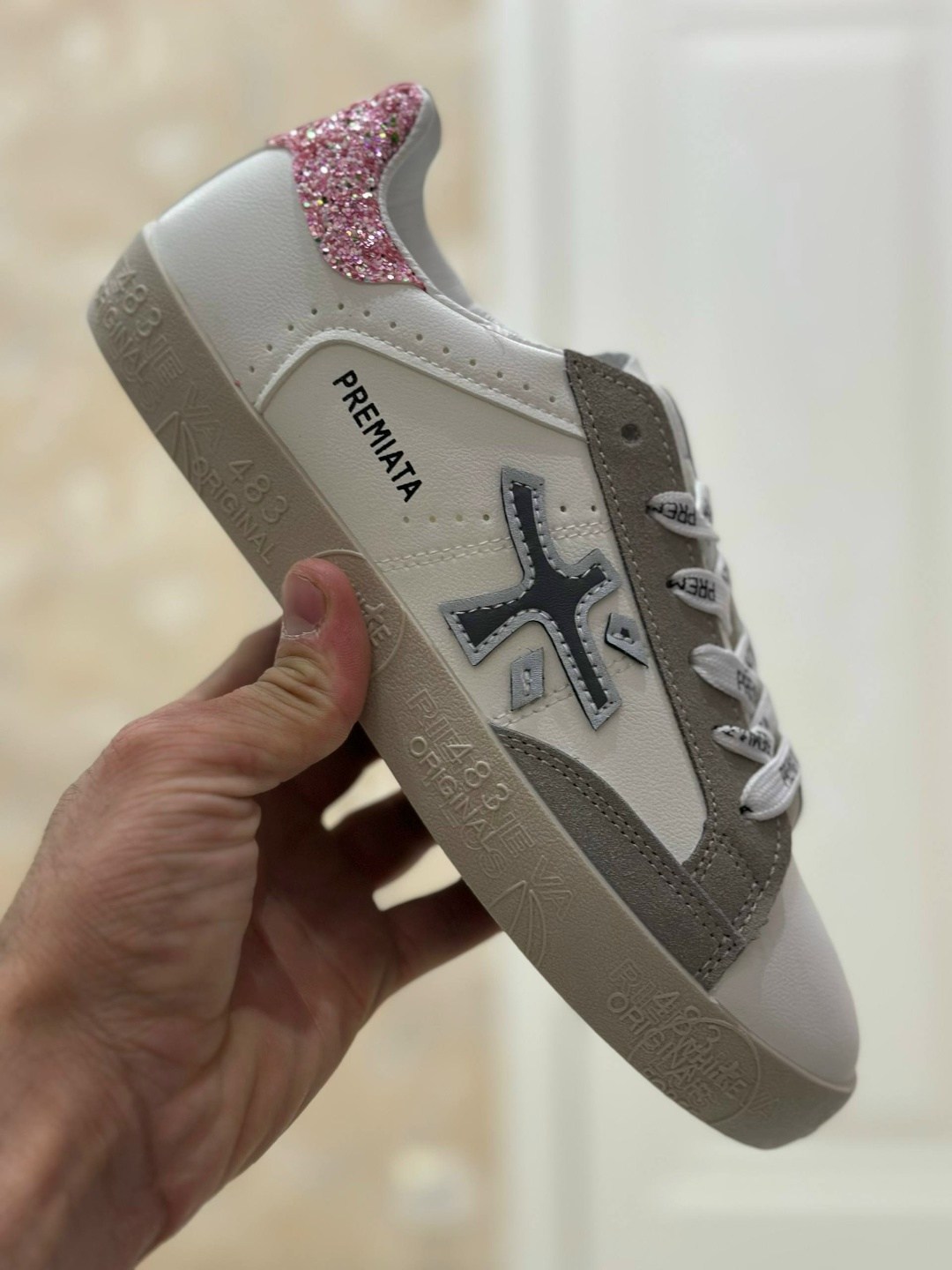 кроссовки golden goose с пайетками на платформе,кеды super-star с блестками golden goose черный,,низкие кеды ball-star glitter golden goose,golden goose кеды hi star с блестками белый