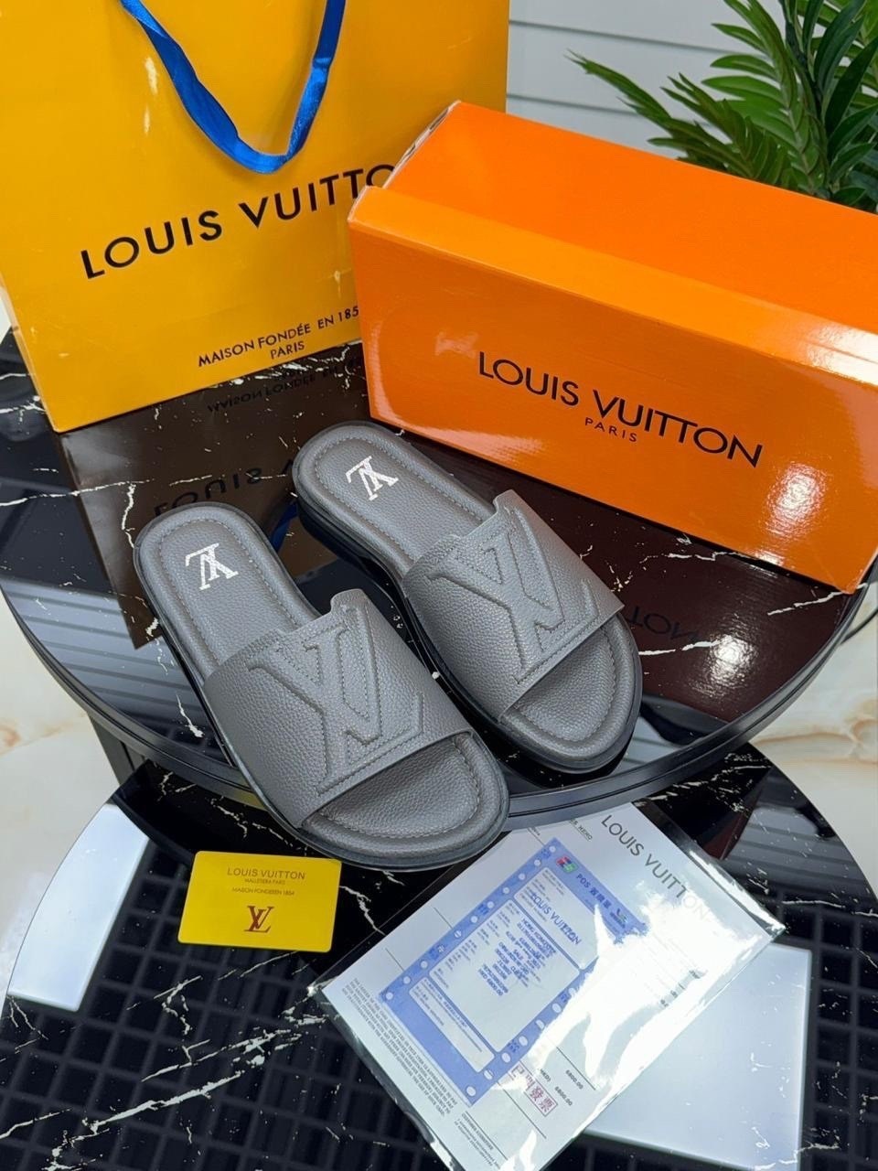 шлепанцы louis vuitton,тапочки louis vuitton,шлепанцы louis vuitton мужские,луи виттон тапки,louis vuitton шлепанцы louis vuitton черные натуральная кожа 796911hn