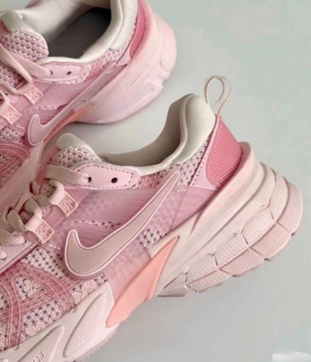 кроссовки беговые женские nike v2k run,женские кроссовки nike,nike v2k run pink foam arctic pink (women's),кроссовки,nike розовые кроссовки