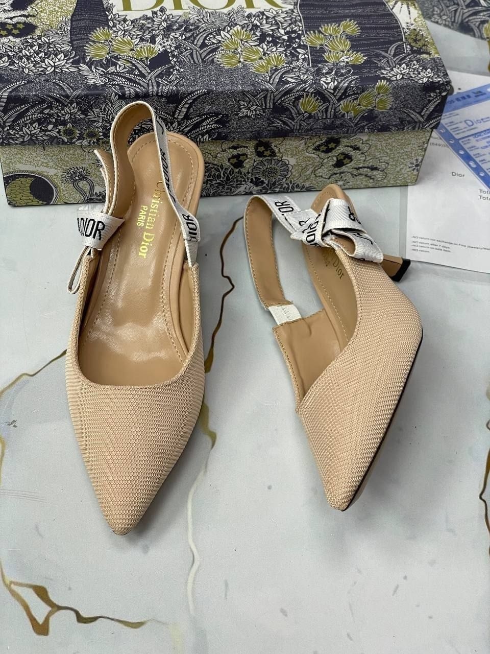 туфли dior,туфли диор женские,босоножки низкий каблук диор,туфли диор,туфли женские dior slingback