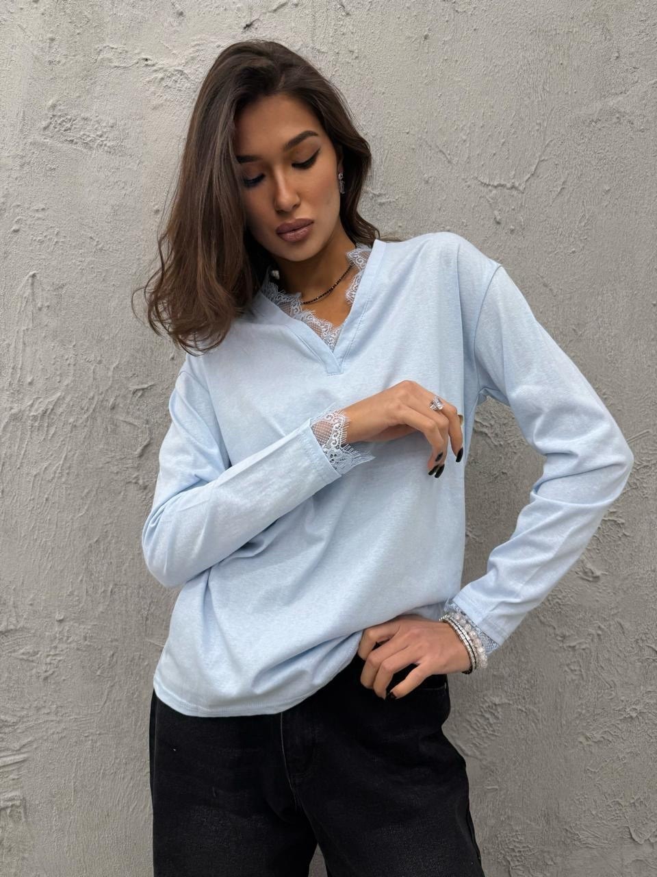 женская кофта,белая блуза с v-образным вырезом с кружевной отделкой,джемпера женские,блузка с кружевной отделкой,свитер с кружевом