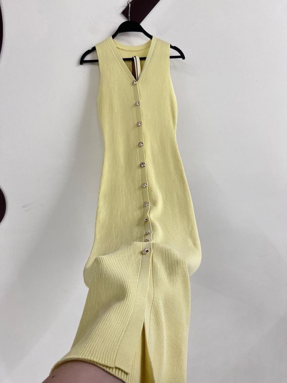 трикотажное платье,платье,платье трикотажное с вырезом,облегающее платье,трикотажное длинное платье