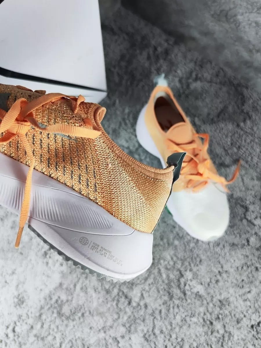 кроссовки nike air zoom tempo next,nike air zoom tempo next flyknit,nike air zoom tempo next,женские беговые кроссовки nike air zoom tempo,кроссовки nike air zoom tempo