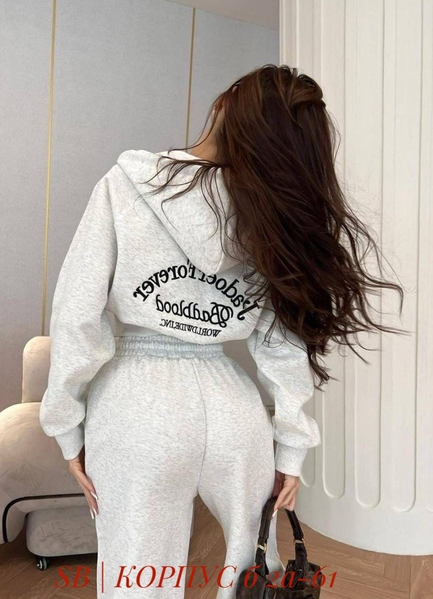 костюм спортивный женский,костюм спортивный,женские костюмы,женский красный костюм miu miu,стильный костюм