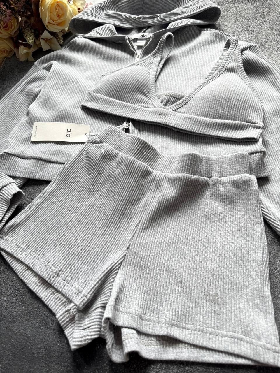 костюм спортивный с шортами и топ,женский спортивный комплект,трикотажный костюм с шортами,комплект спортивной одежды,трикотажные костюмы