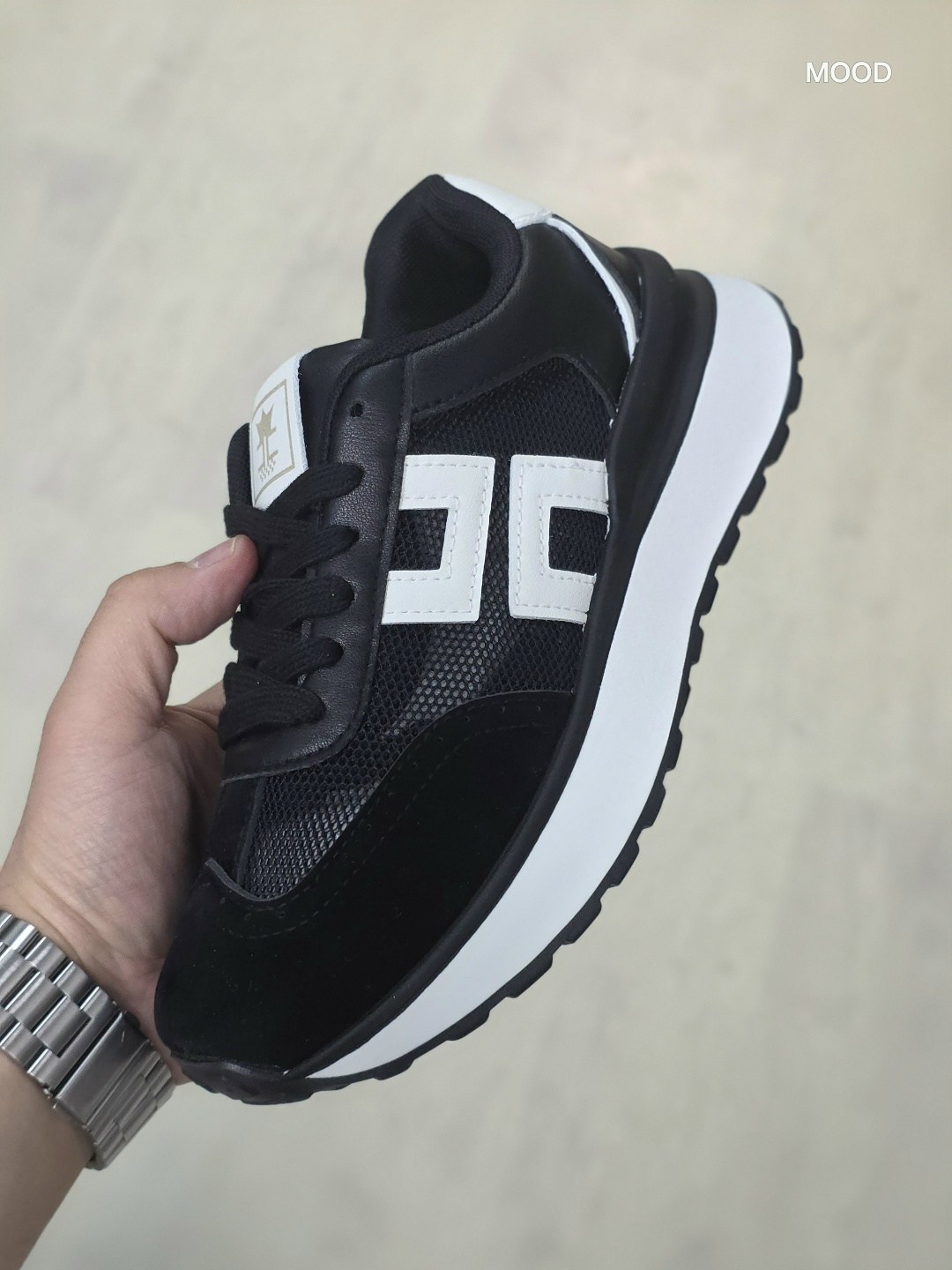 кроссовки женскиe,кроссовки hogan,,кроссовки мужские женские,кроссовки модные