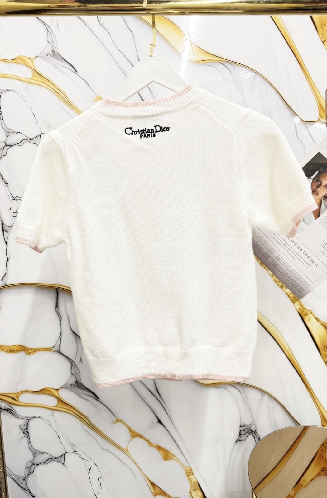 свитер с вышивкой,женская кофточка,футболки модные,женские футболки,футболка с вышивкой