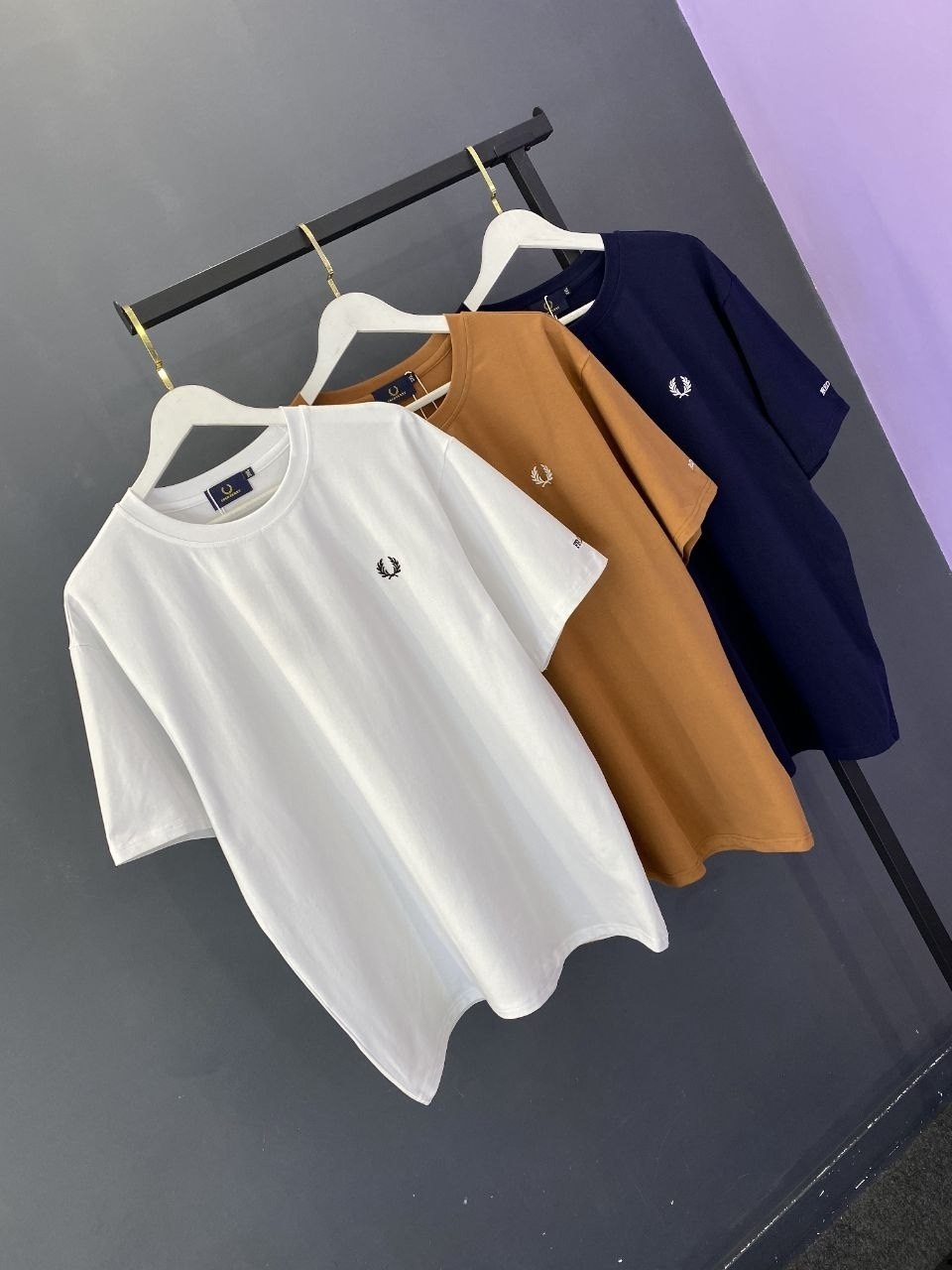 футболка fred perry,фред перри футболка мужская белая,белая мужская футболка,футболка fred perry белый,белая футболка