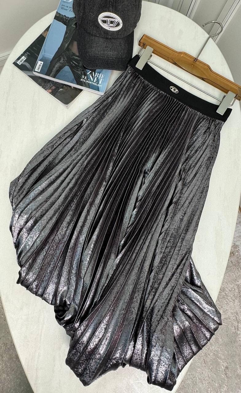 металлизированная юбка плиссе,юбка плиссе,плиссированная юбка,образы с плиссированной юбкой,юбка плиссе образы