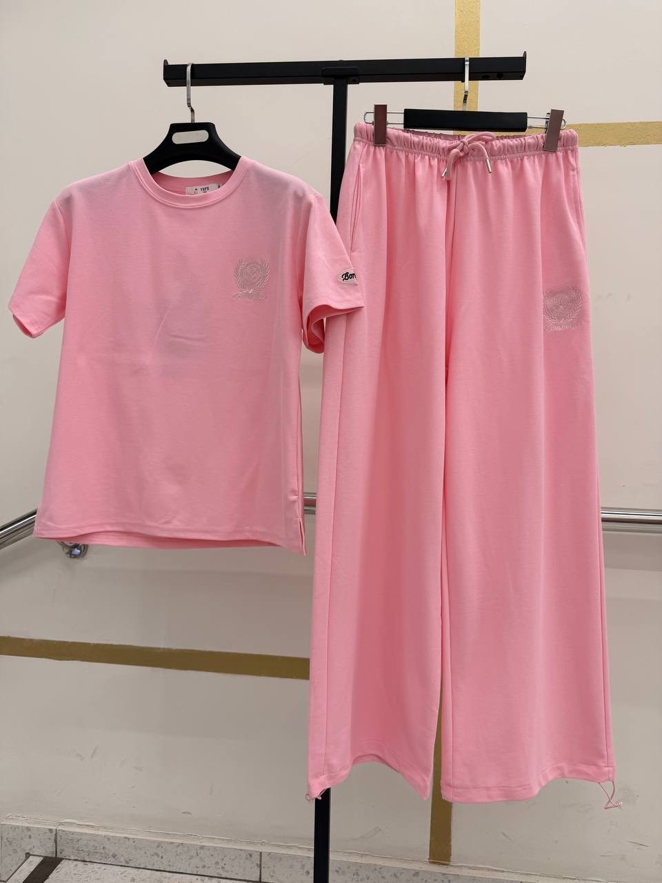 спортивный костюм,трикотажные костюмы,костюм белый,костюм