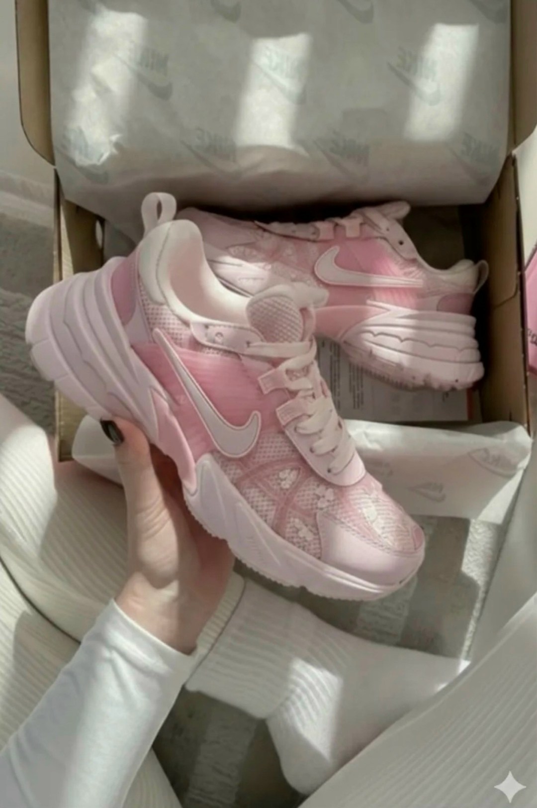 кроссовки беговые женские nike v2k run,женские кроссовки nike,nike v2k run pink foam arctic pink (women's),кроссовки,nike розовые кроссовки