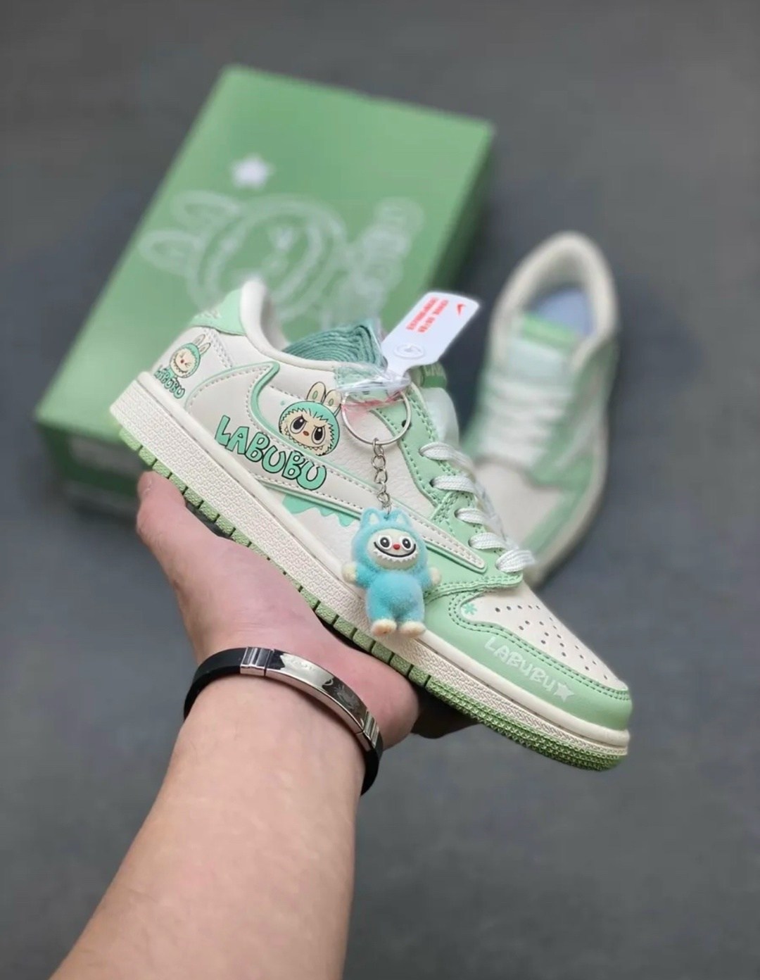 кроссовки,женские кроссовки,оригинальные кроссовки,баскетбольная ,nike air jordan 1 low travis scott