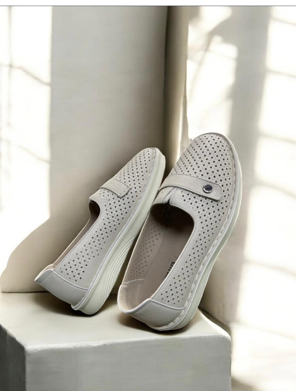 ,мокасины женские,женская ,мокасины с перфорацией,женские летние туфли