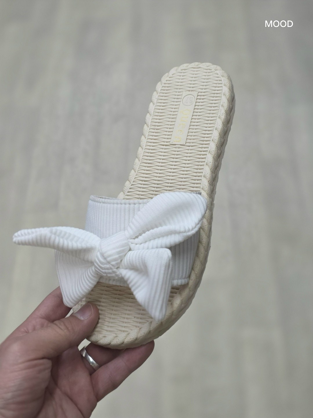 ,женские тапочки,женские тапки,шлепанцы женские,домашние тапочки