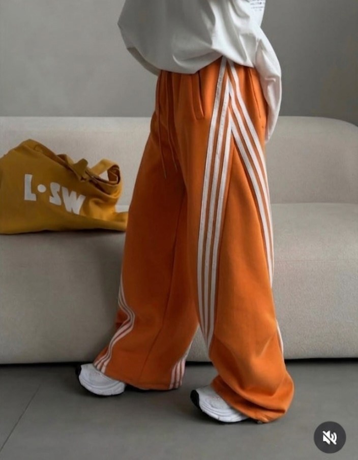 широкие брюки,модные наряды,спортивные брюки,брюки свободные