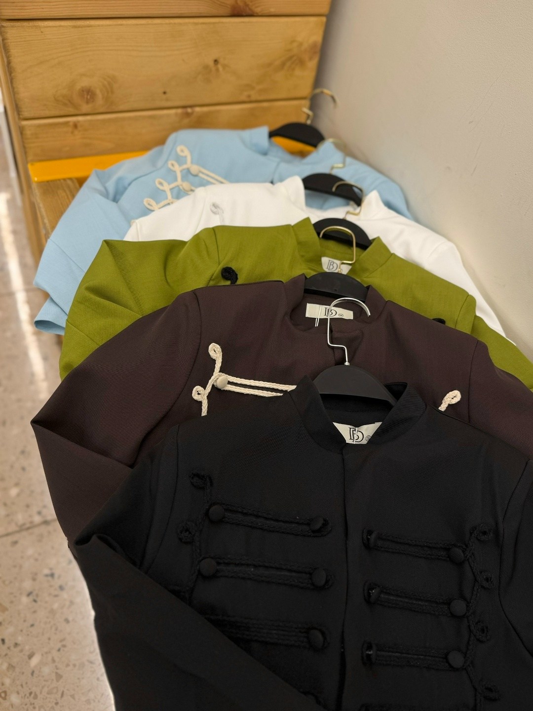 повседневная куртка,жакет в гусарском стиле,пальто куртка,женская куртка,гусарский жакет женский