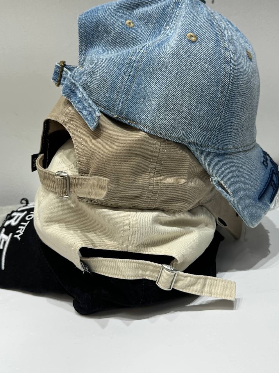 бейсболка женская,модные стили,бейсболка головные уборы,базовая кепка,очки солнцезащитные