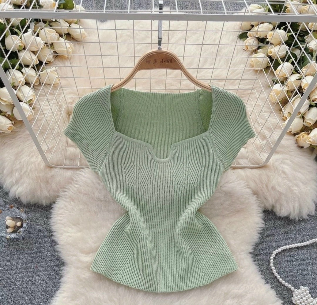 кофточка,вязаная футболка,кофта с квадратным вырезом,кофта из вискозы,женская кофта