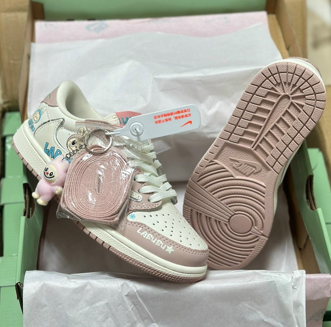 кроссовки,nike air jordan 1 low travis scott,женские кроссовки,модные кроссовки,кроссовки nike air jordan 1 travis scott