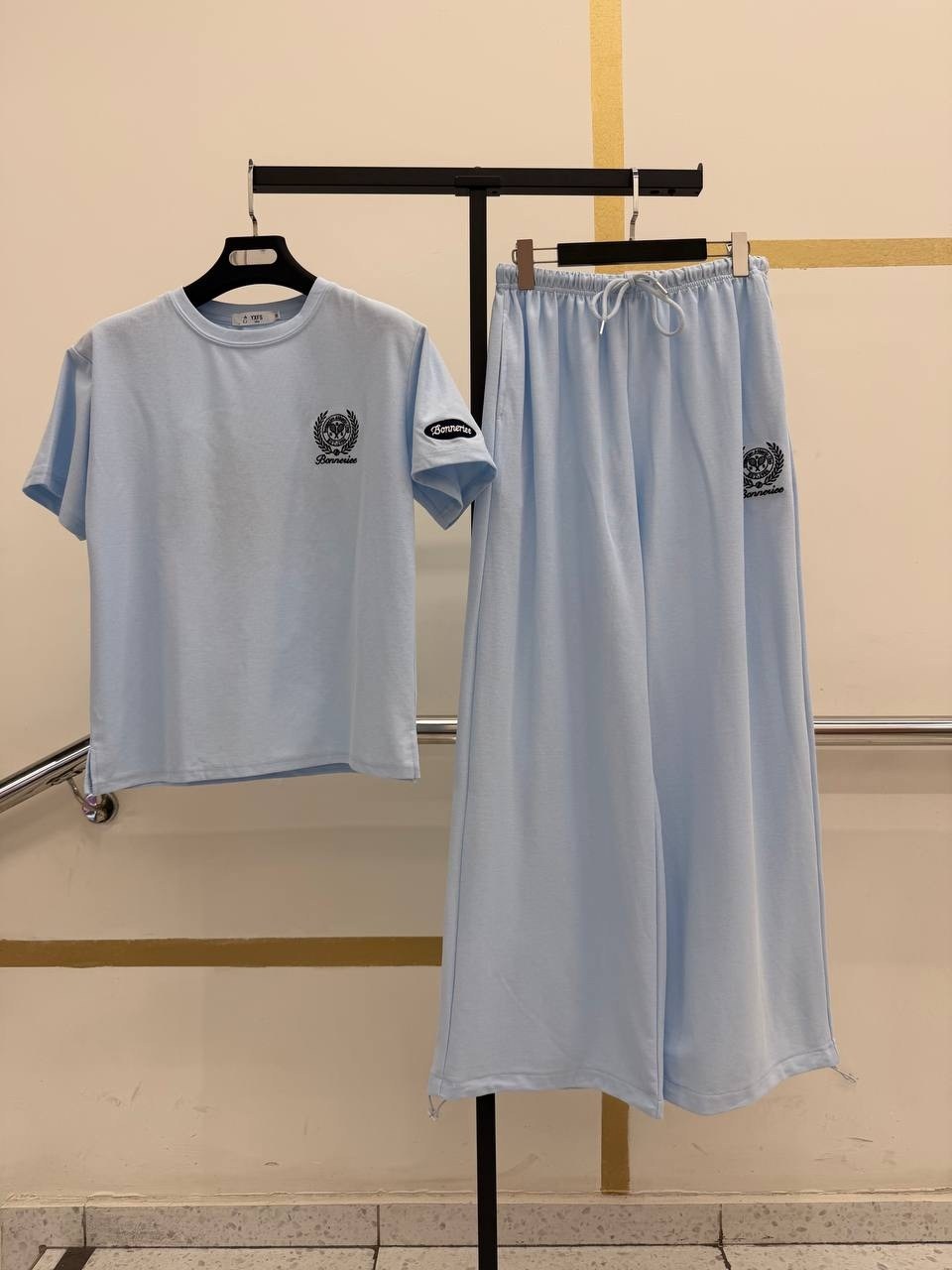 спортивный костюм,трикотажные костюмы,костюм белый,костюм