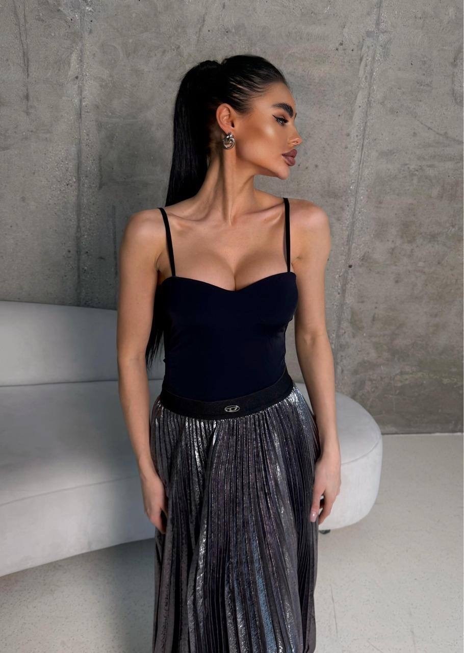 металлизированная юбка плиссе,юбка плиссе,плиссированная юбка,образы с плиссированной юбкой,юбка плиссе образы