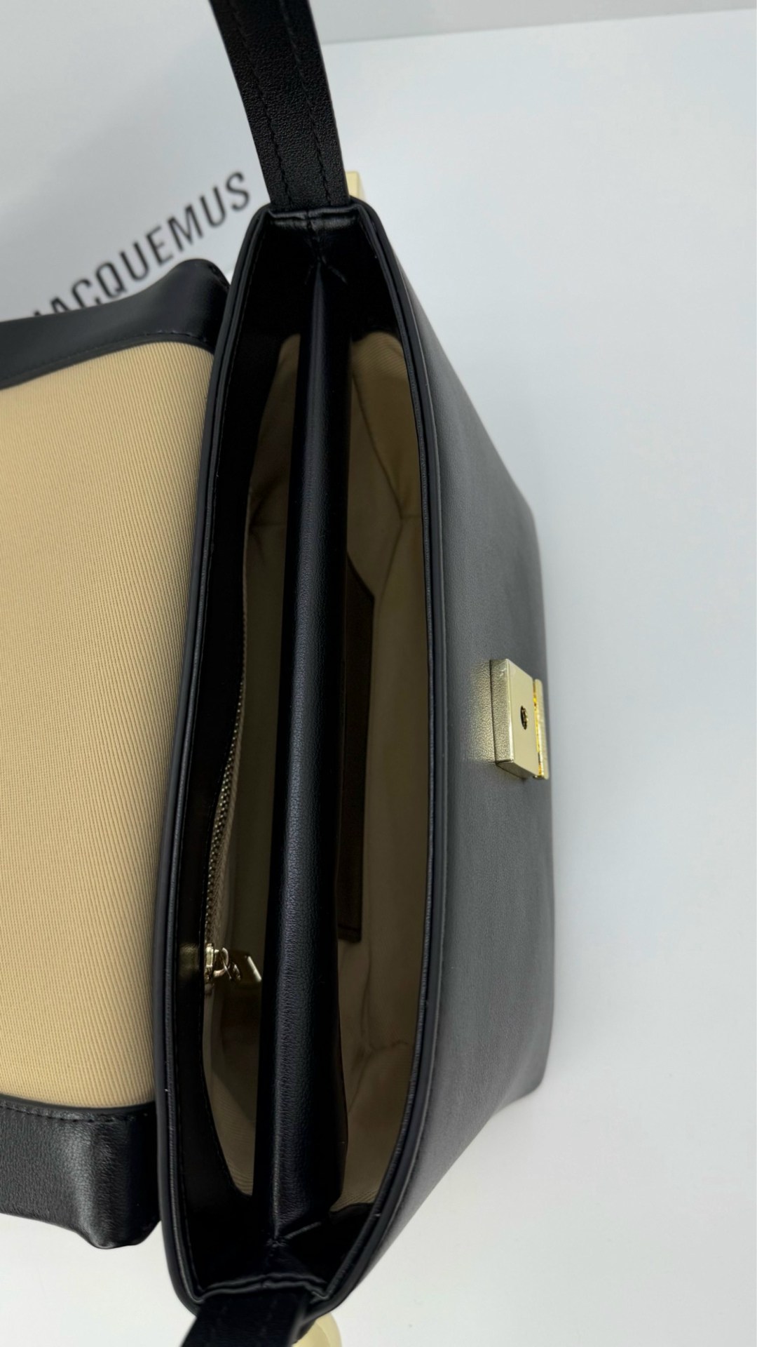 сумка jacquemus,jacquemus сумка на плечо хобо,jacquemus сумка на плечо,сумка женская jacquemus,сумка jacquemus черная