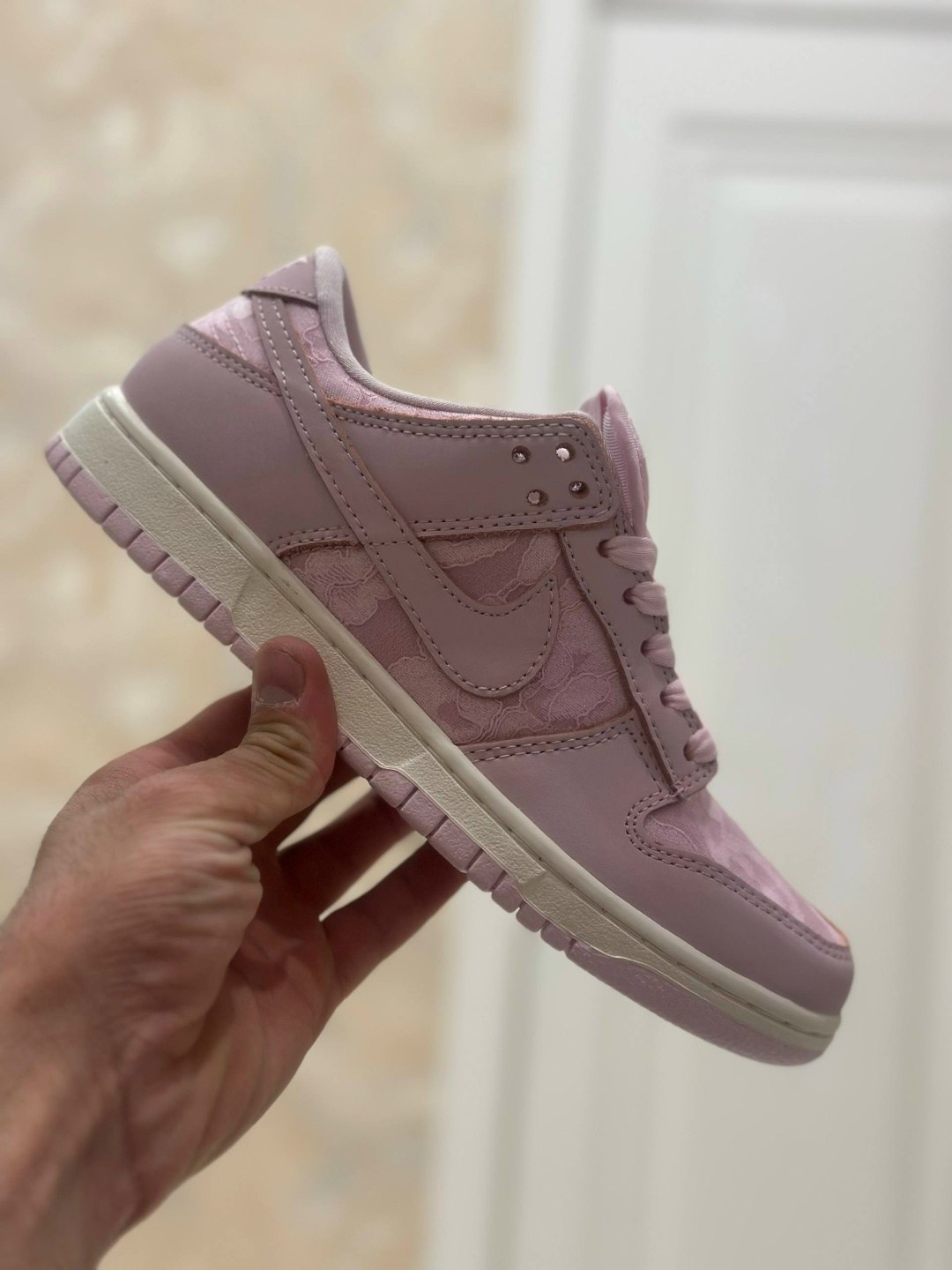 женские кроссовки nike dunk low,dunk low retro- для кроссовок nike цвет темно-розовый,nike dunk low pink,кроссовки,кроссовки nike dunk low розовый/белый