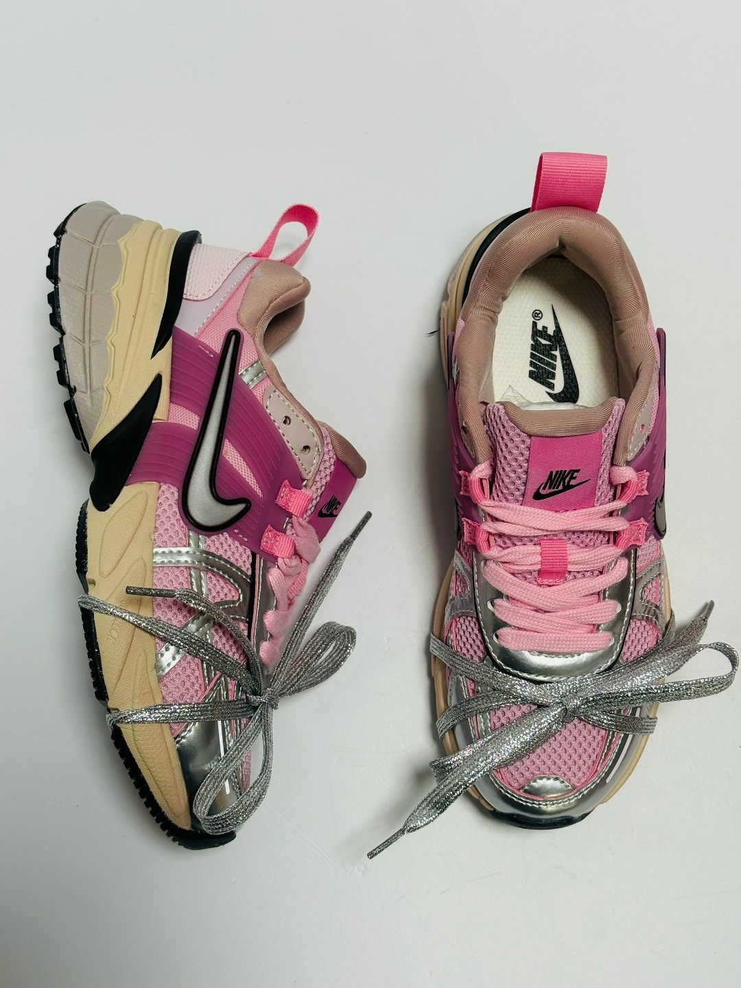 кроссовки nike v 2 k run,кроссовки для женщин nike initiator pink,кроссовки nike,кроссовки беговые женские,кроссовки nike женские