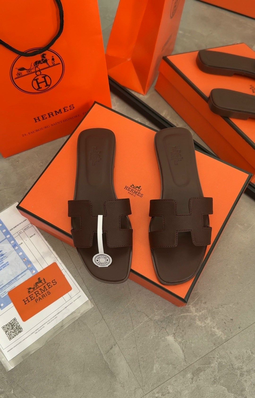 шлёпанцы hermes,шлепки эрмес оран,шлепки hermes oran,женские кожаные шлепки hermes oran коричневые,шлепанцы гермес коричневые