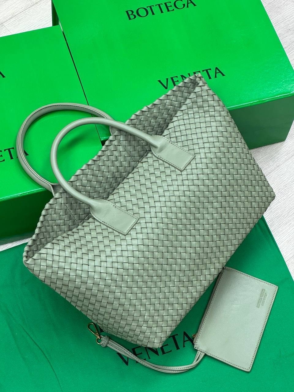 bottega veneta женская сумка,оливковая кожаная сумка bottega veneta andiamo large,сумка bottega veneta,сумка bottega,bottega veneta сумки 2026