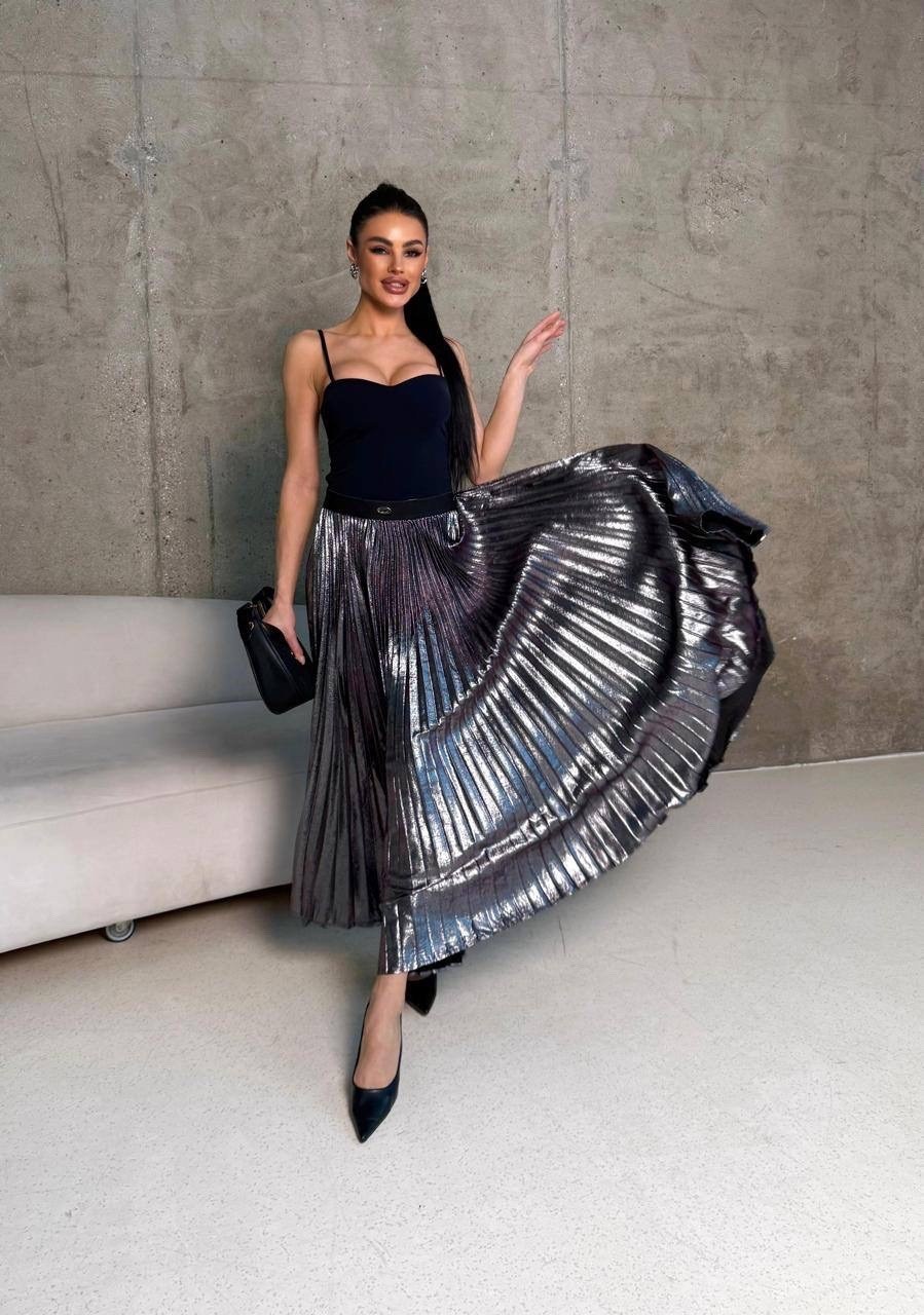 металлизированная юбка плиссе,юбка плиссе,плиссированная юбка,образы с плиссированной юбкой,юбка плиссе образы