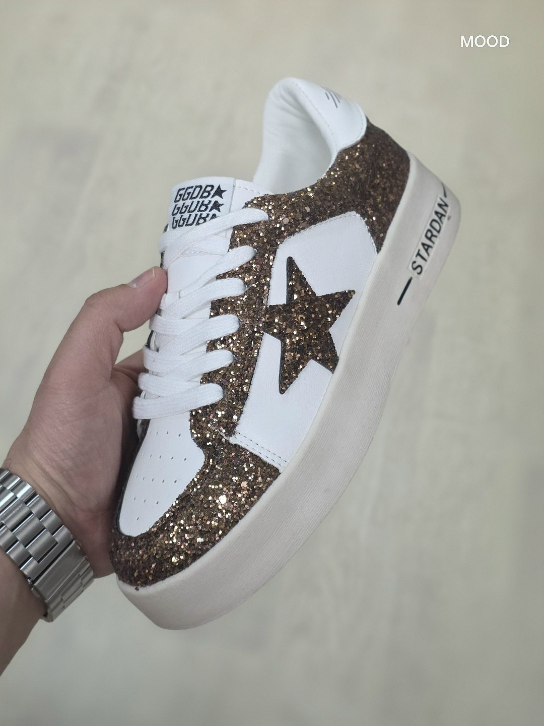 ,кроссовки golden goose с пайетками на платформе,голден гус кеды, женская,golden goose кеды glitter