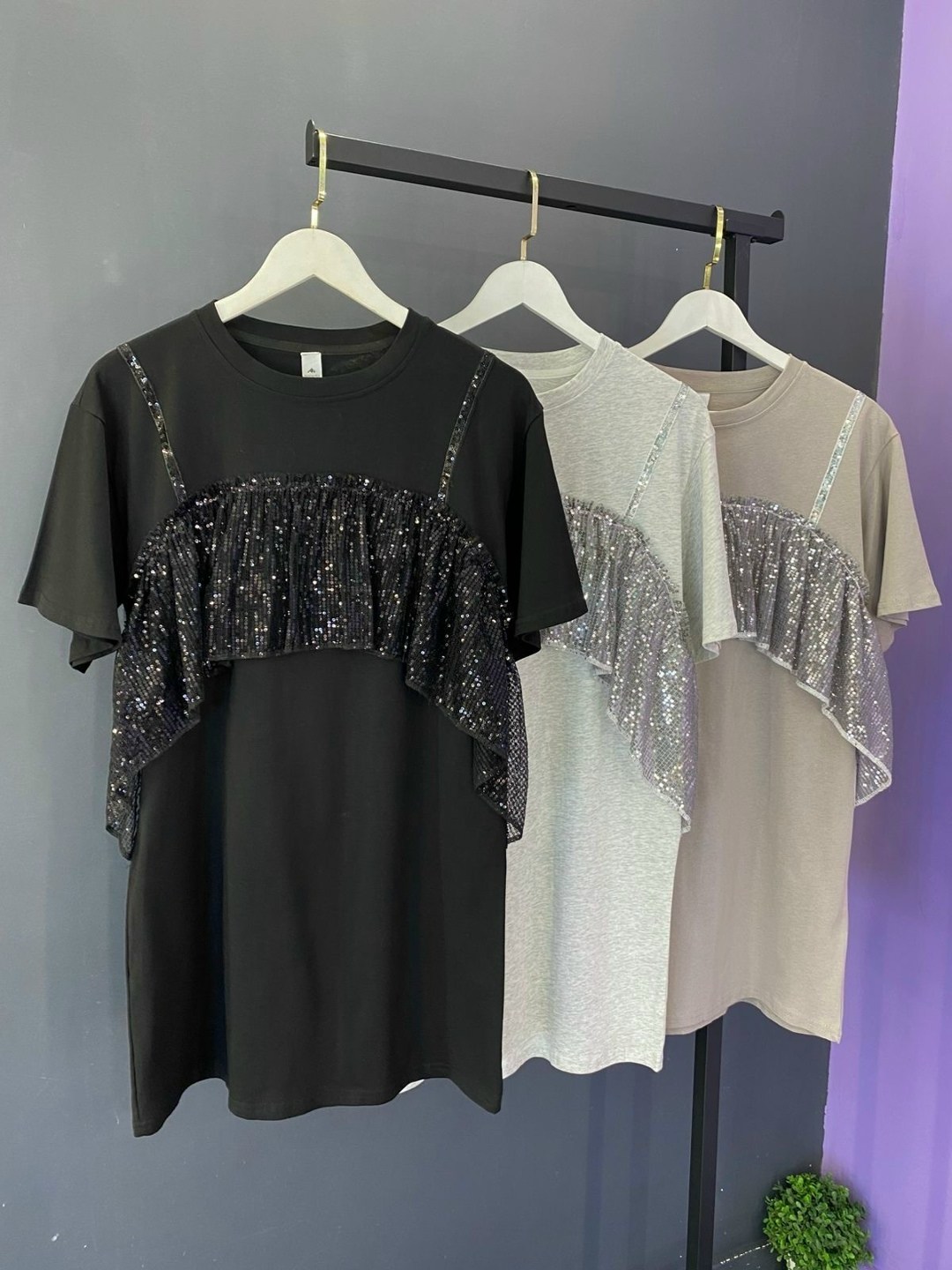 футболка с пайетками,женская футболка,нарядное платье,платье для девочки,женская футболка с пайетками
