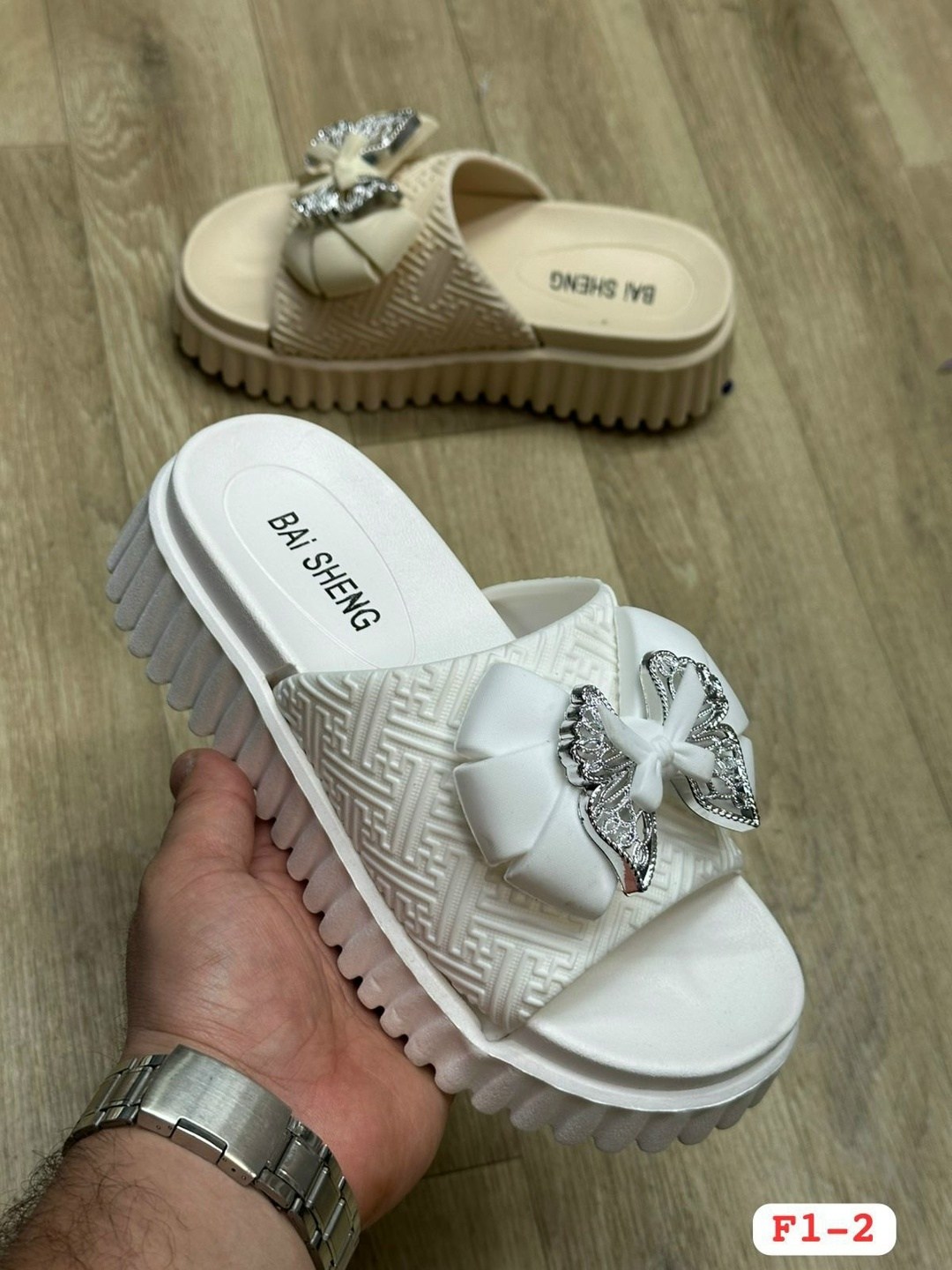 ,женские шлепанцы,женские тапки, женская,тапочки модные