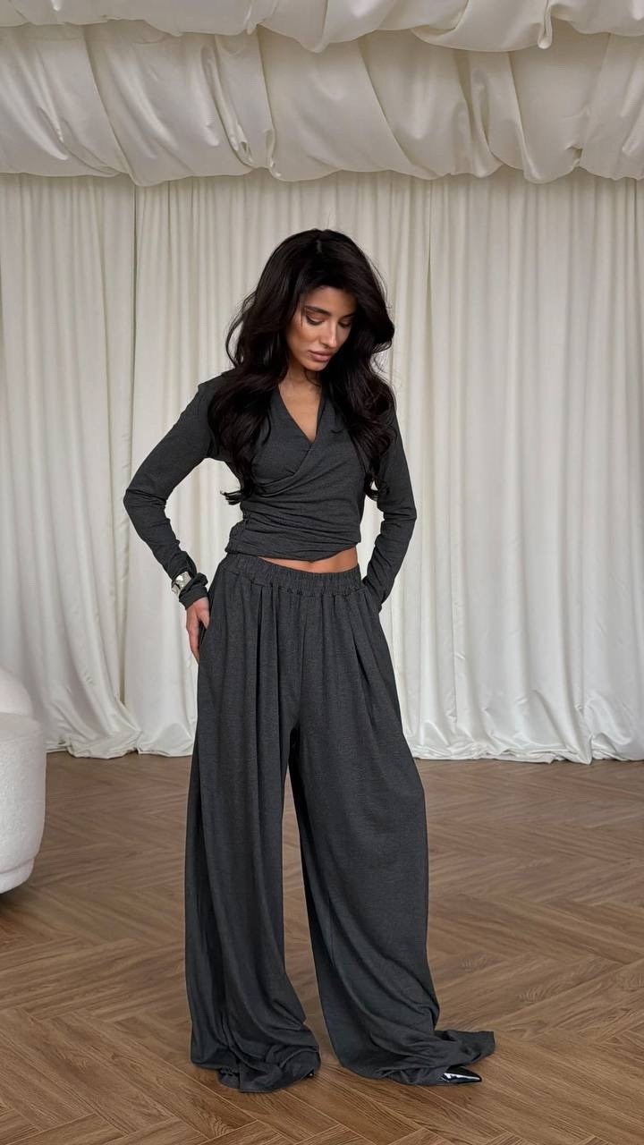 костюм из мягкой вискозы с лонгсливом и свободными,костюм брючный с лонгсливом летний оверсайз sabisha,костюм белый,женский костюм белый,костюм