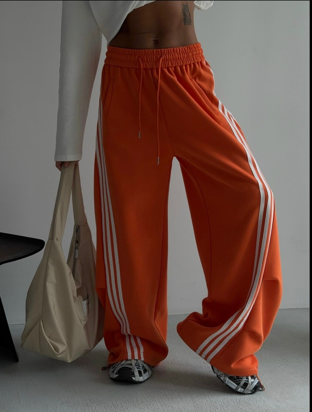 треники адидас оранжевые,orange adidas sweatpants,спортивные штаны adidas originals оранжевый,orange adidas track pants,orange adidas pants womens