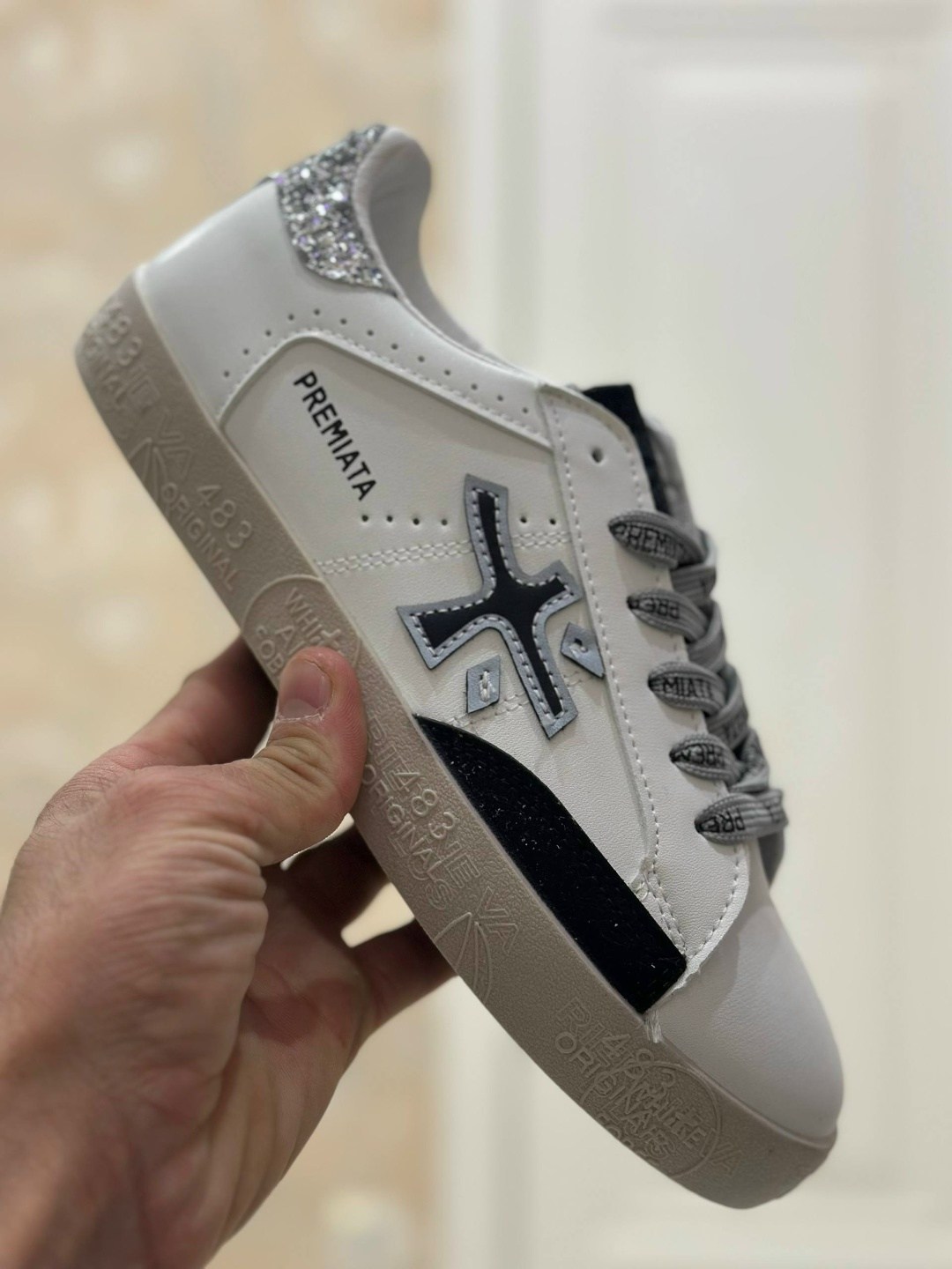 кроссовки golden goose с пайетками на платформе,кеды super-star с блестками golden goose черный,,низкие кеды ball-star glitter golden goose,golden goose кеды hi star с блестками белый