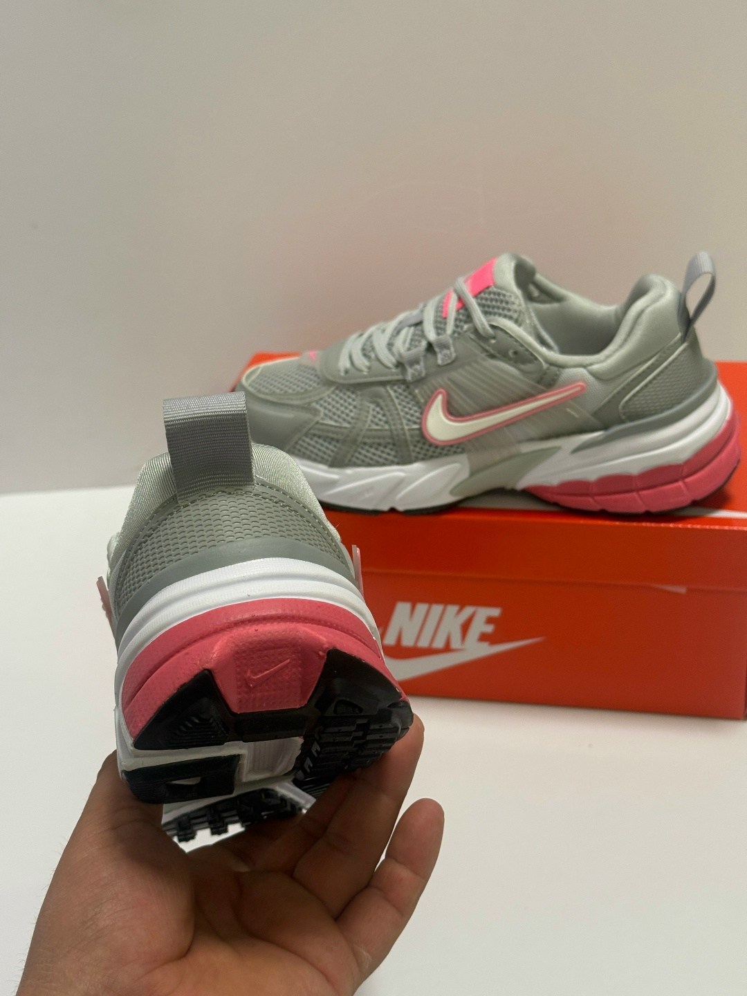кроссовки nike,кроссовки,женские кроссовки nike,кроссовки nike v 2 k run,повседневные кроссовки