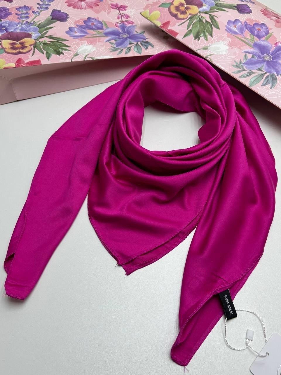 платок женский однотонный 100*100 см арт. 1171364,платок женский однотонный (100*100 см.) арт. 1171370,платок женский однотонный (100*100 см.) арт. 256233,платок женский однотонный (100*100 см.) арт.