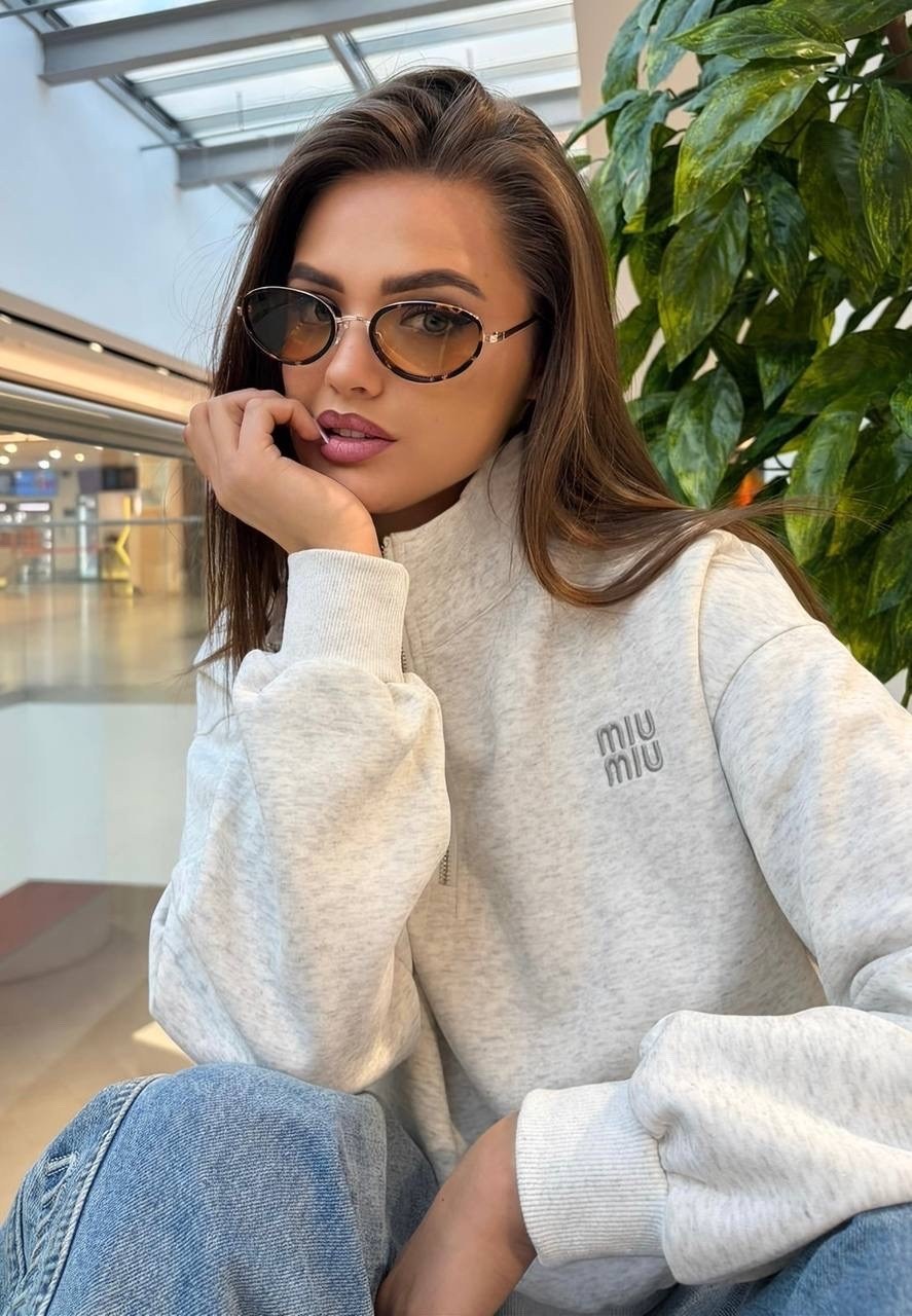 серый свитшот,толстовка модная,девушка,свитшот,толстовка