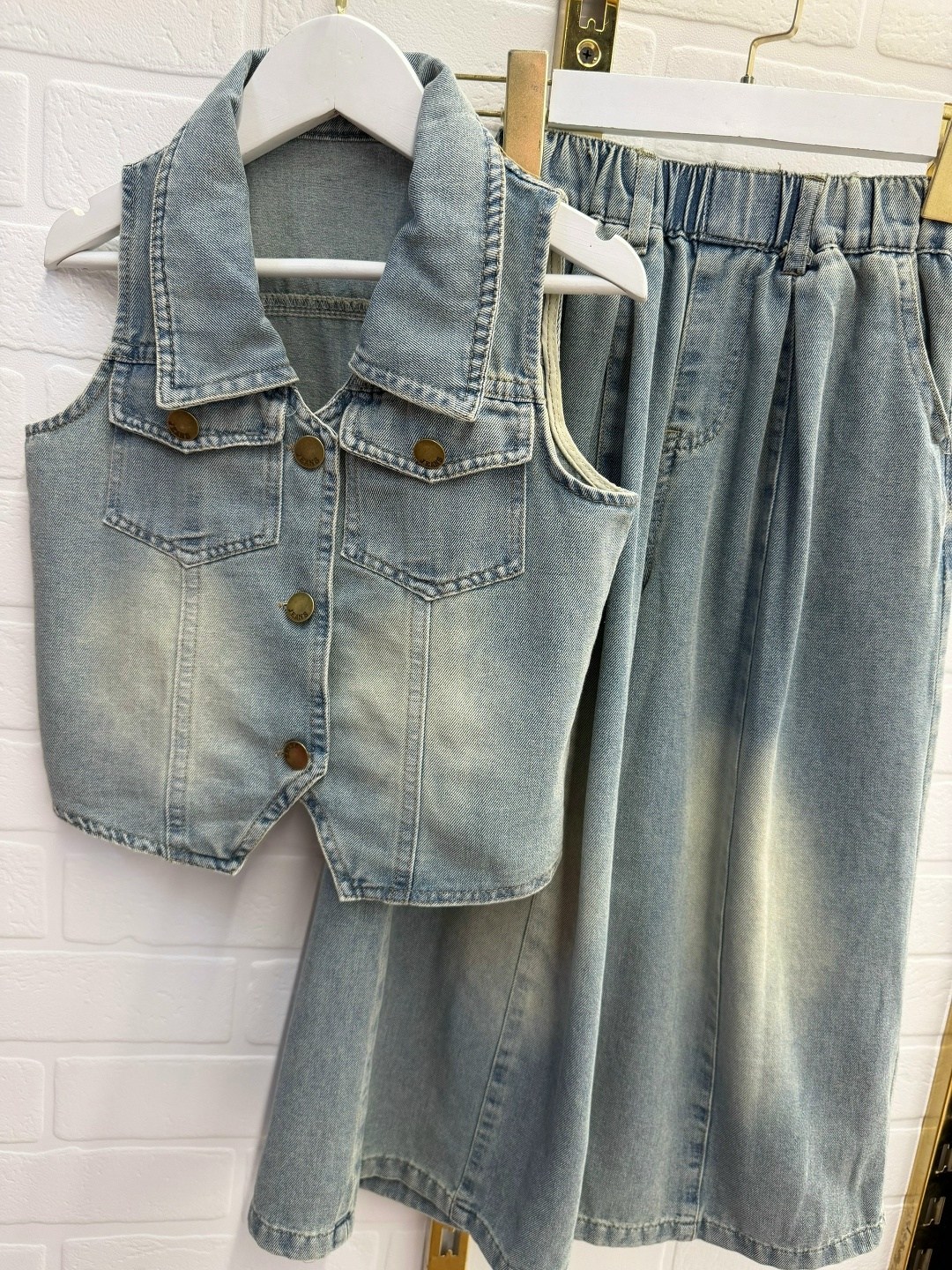 жилетка джинсовая,джинсовый жилет,джинсовая жилетка приталенная,жилет женский джинсовый,джинсовая жилетка остин