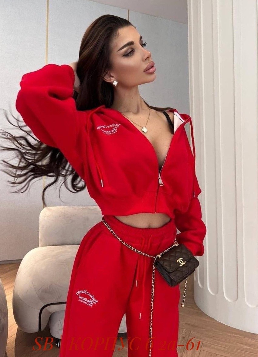 костюм спортивный женский,костюм спортивный,женские костюмы,женский красный костюм miu miu,стильный костюм