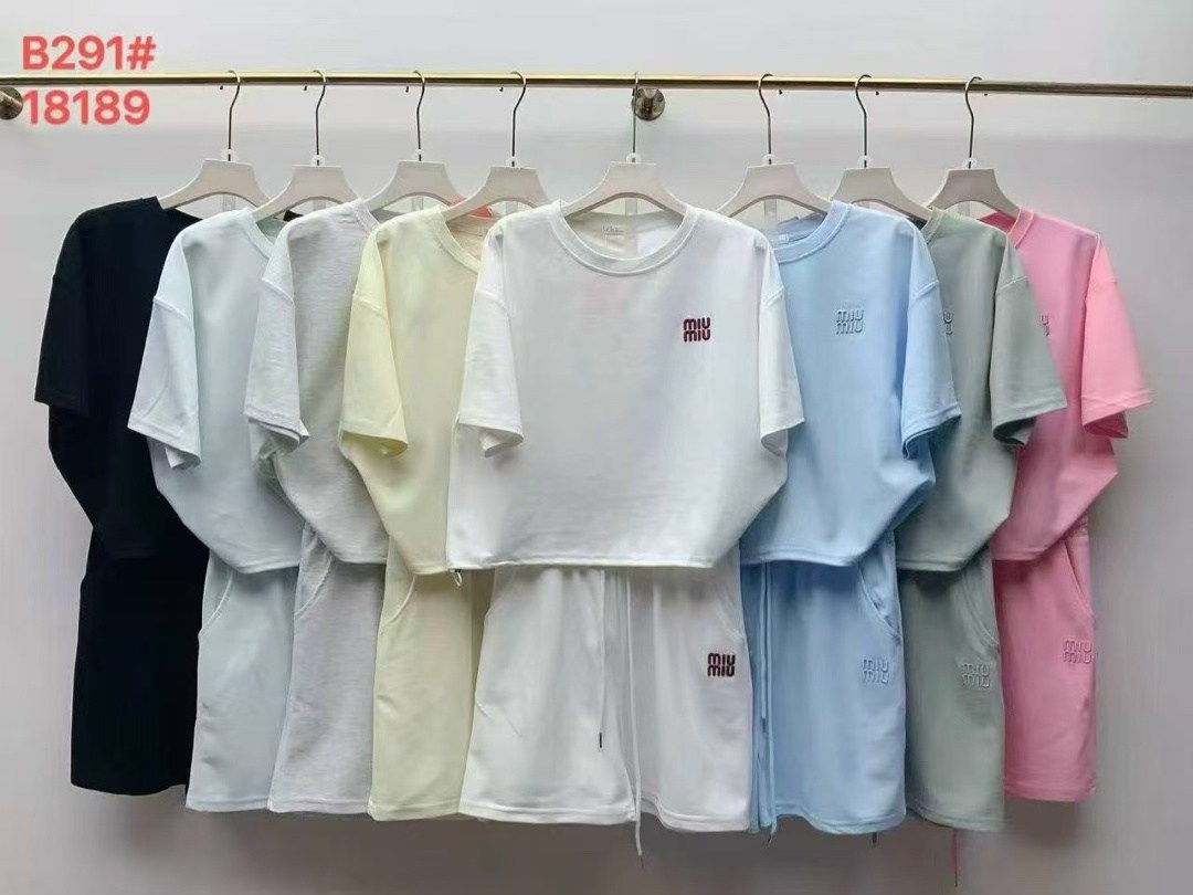 стильные костюмы,женские костюмы,спортивные костюмы женские,спорт костюм,костюм женский белый