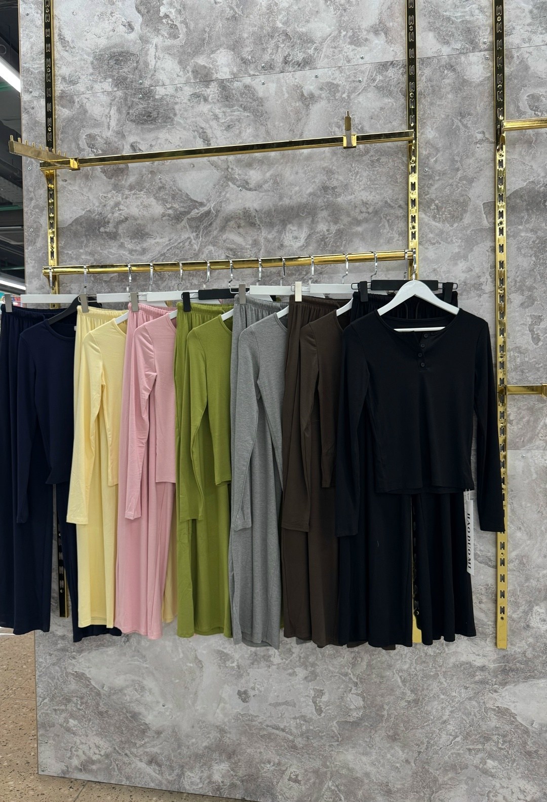 брючный костюм,трикотажные костюмы,костюм с широкими брюками,костюм с брюками,костюм со штанами