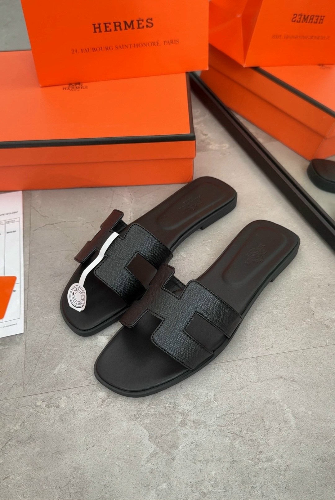 шлёпанцы hermes,шлепки эрмес оран,шлепки hermes oran,женские кожаные шлепки hermes oran коричневые,шлепанцы гермес коричневые