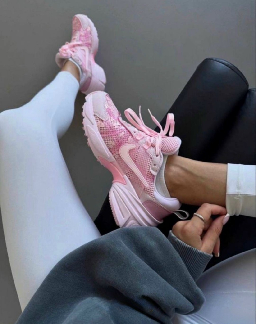 кроссовки беговые женские nike v2k run,женские кроссовки nike,nike v2k run pink foam arctic pink (women's),кроссовки,nike розовые кроссовки