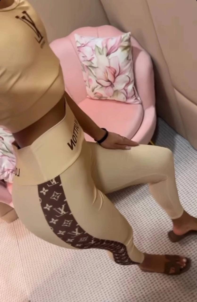 костюм для фитнеса,леггинсы спортивные,спортивные костюмы,одежда для фитнеса,костюмчик