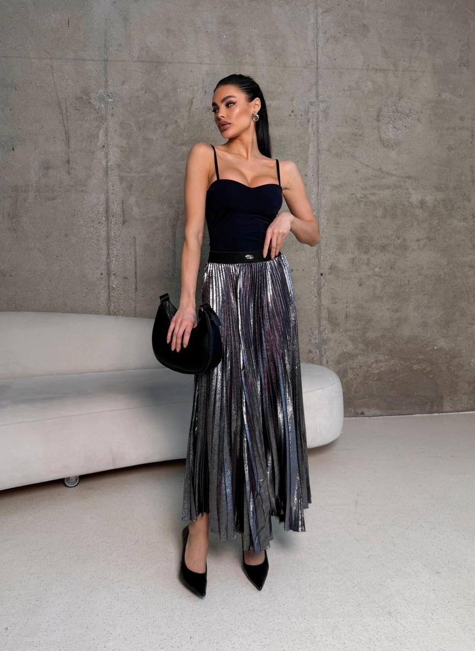 металлизированная юбка плиссе,юбка плиссе,плиссированная юбка,образы с плиссированной юбкой,юбка плиссе образы
