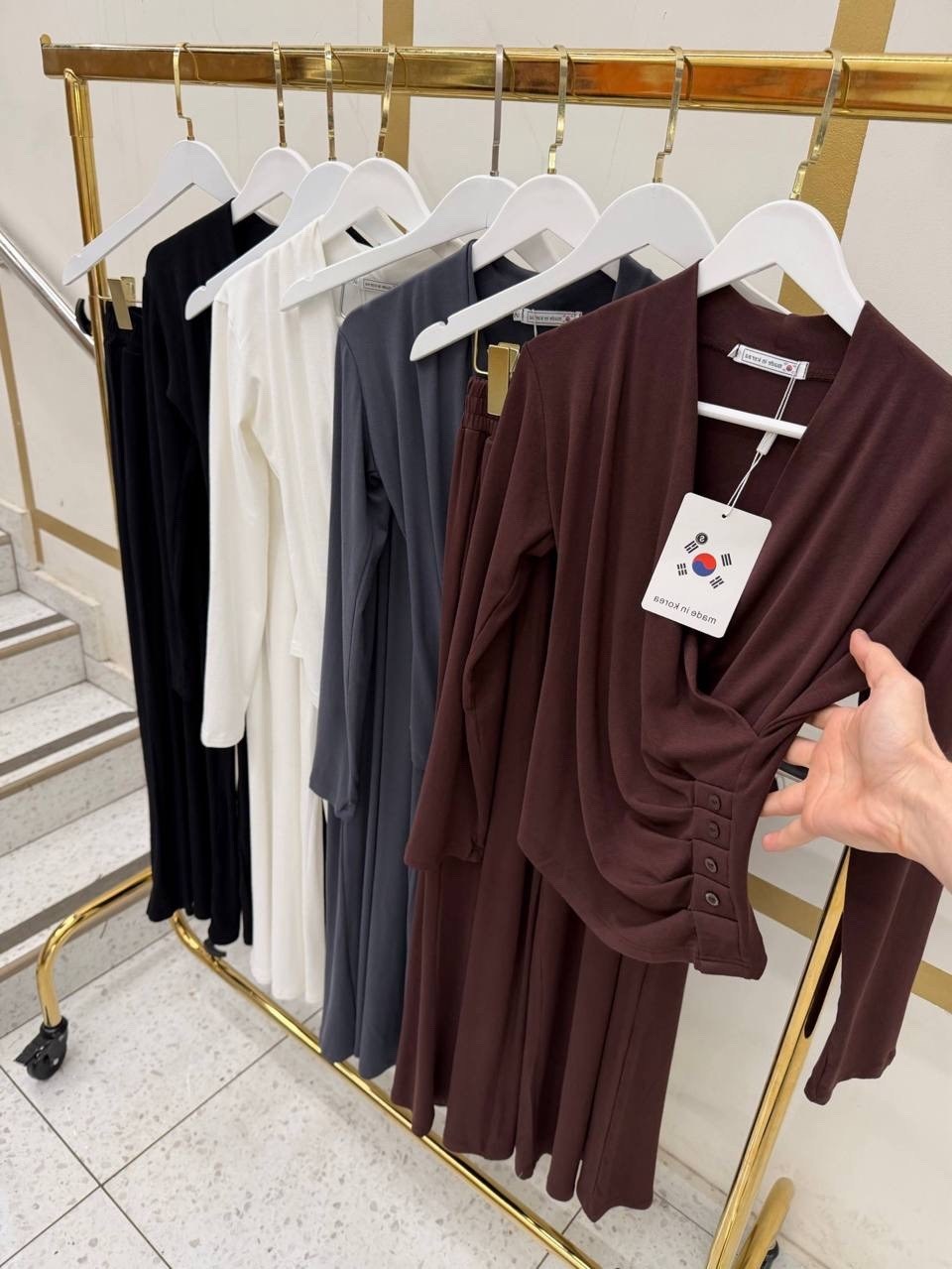 костюм белый,костюм двойка женский,женский костюм белый,костюм тройка женский,костюм из мягкой вискозы с лонгсливом и свободными