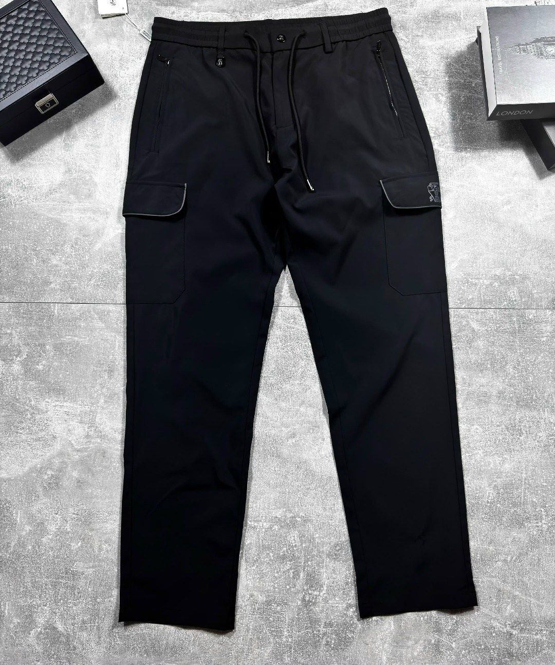 штаны джоггеры,мужские брюки,черные джоггеры,брюки модные,брюки спортивные